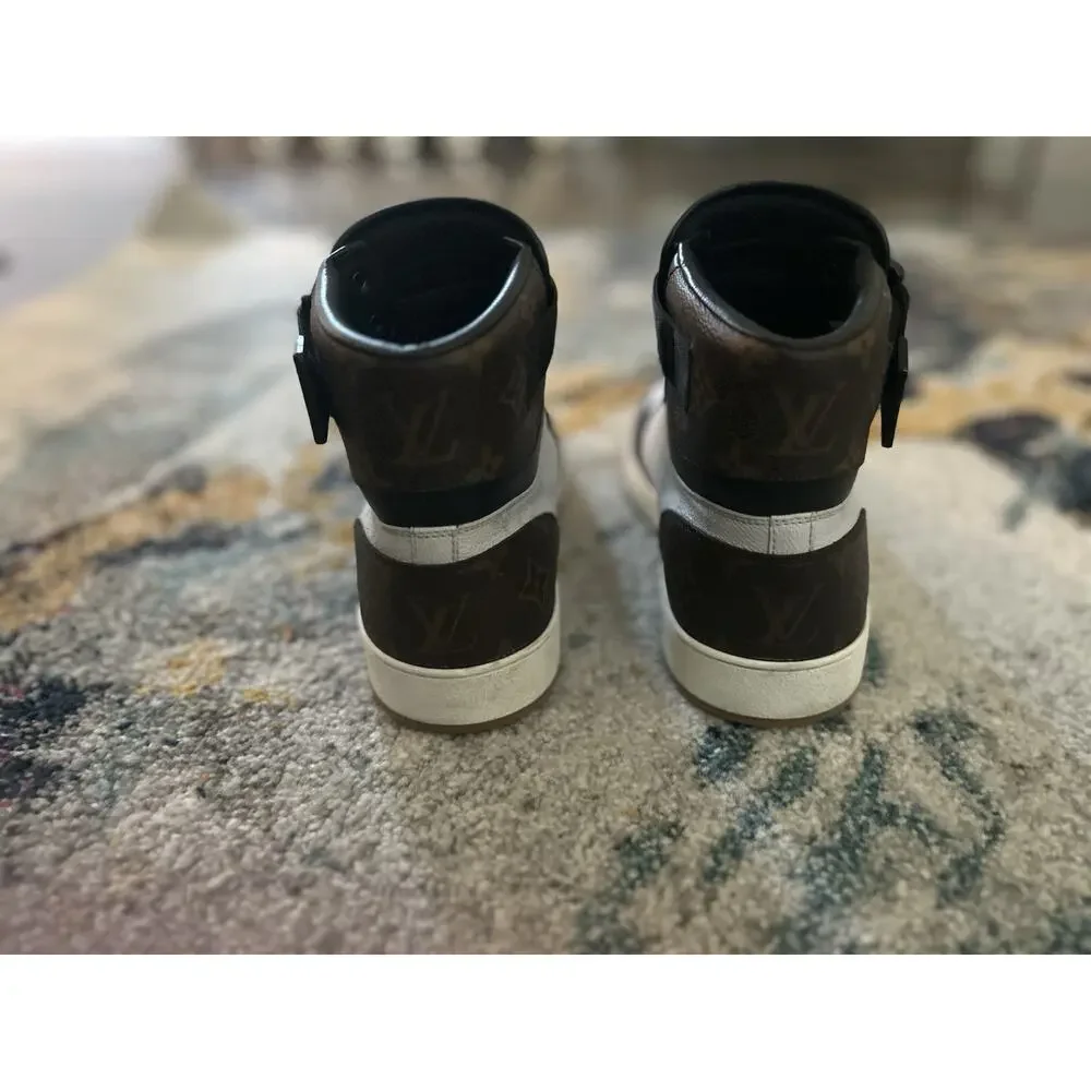 AUTHENTIC LOUIS VUITTON RIVOLI TRIPLE MONOGRAM SNEAKERS LV SZ 9(fits USA 10)
